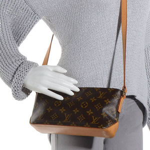 💎✨BEAUTIFUL✨💎 LOUIS VUITTON Monogram Canvas Trotteur Bag